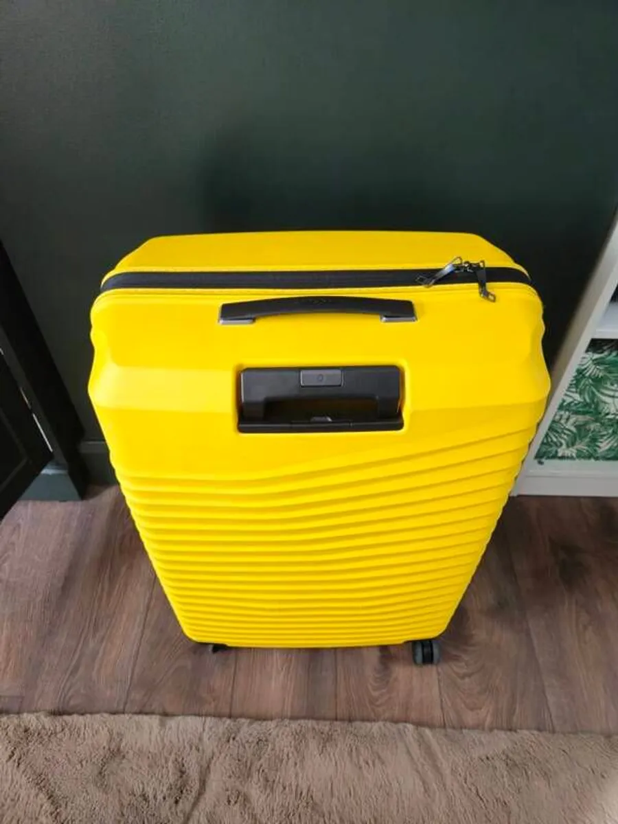 Samsonite Intuo Large Expandable Hard Suitcase - Citrus Yellow (Used Once) - Image 1