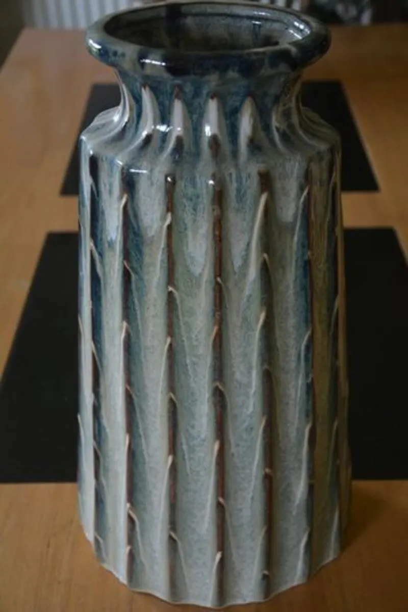 Large ceramic vase - Image 2