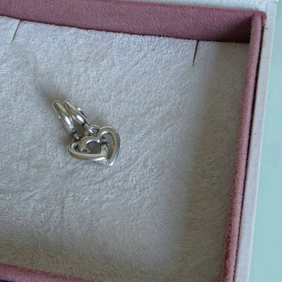 PANDORA LINKED SISTER HEARTS SPLIT DANGLE CHARM - Image 2
