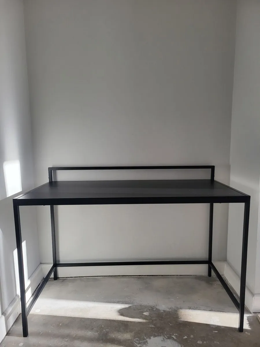 Office desk - Image 1