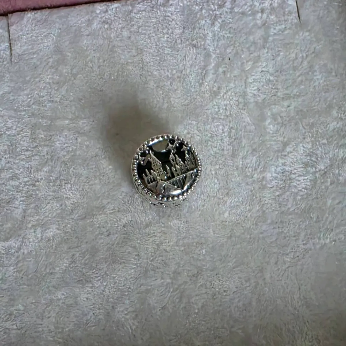 Pandora Harry Potter Hogwarts school charm - Image 1