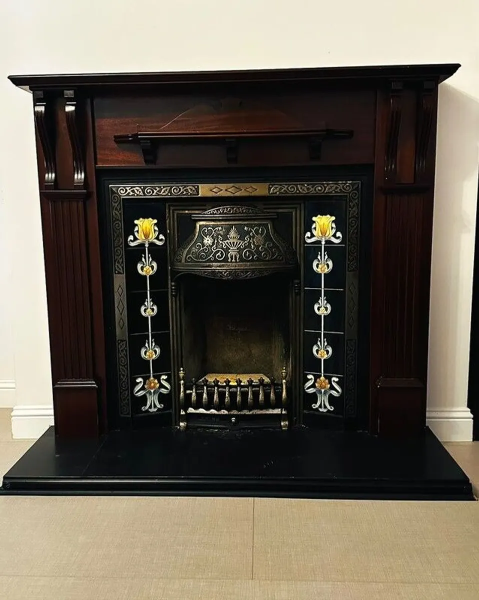 Mahogany Fireplace complete with Gas fire and stone. - Image 1