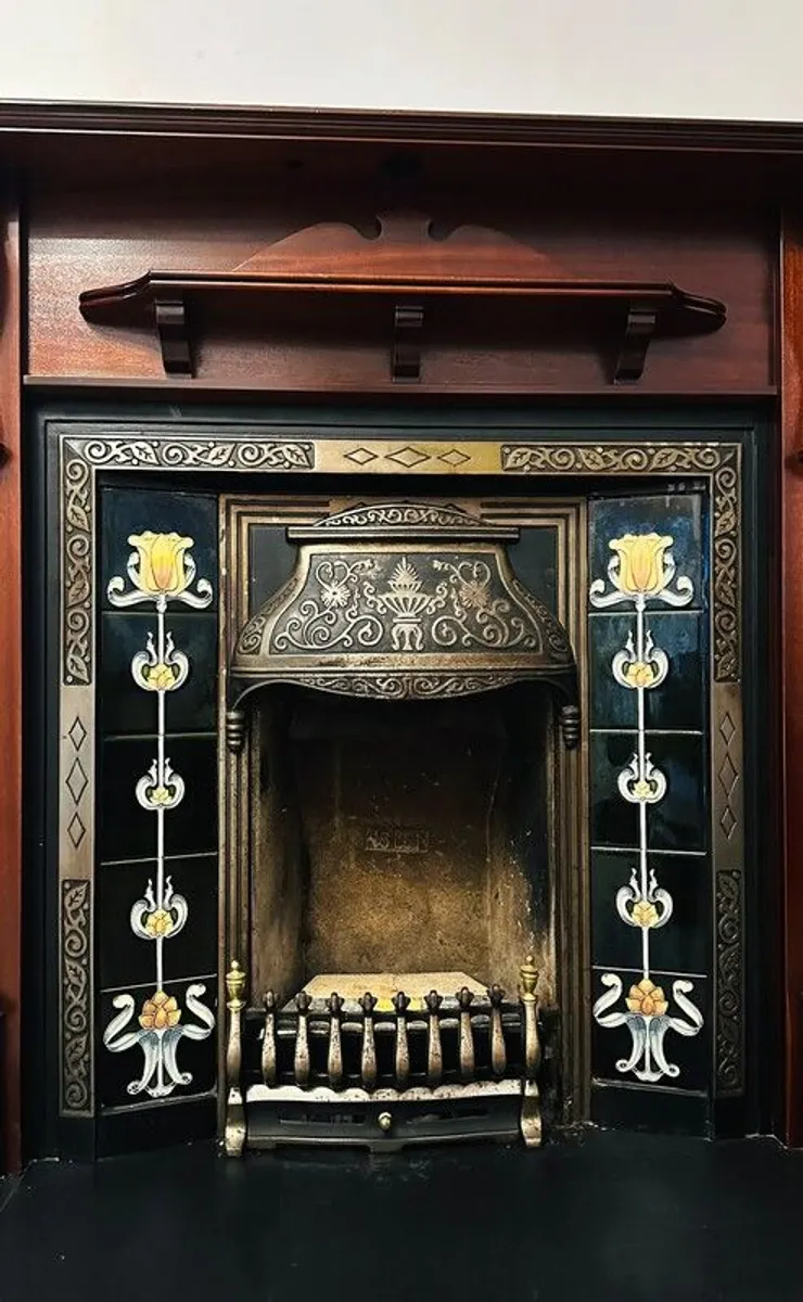 Mahogany Fireplace complete with Gas fire and stone. - Image 2