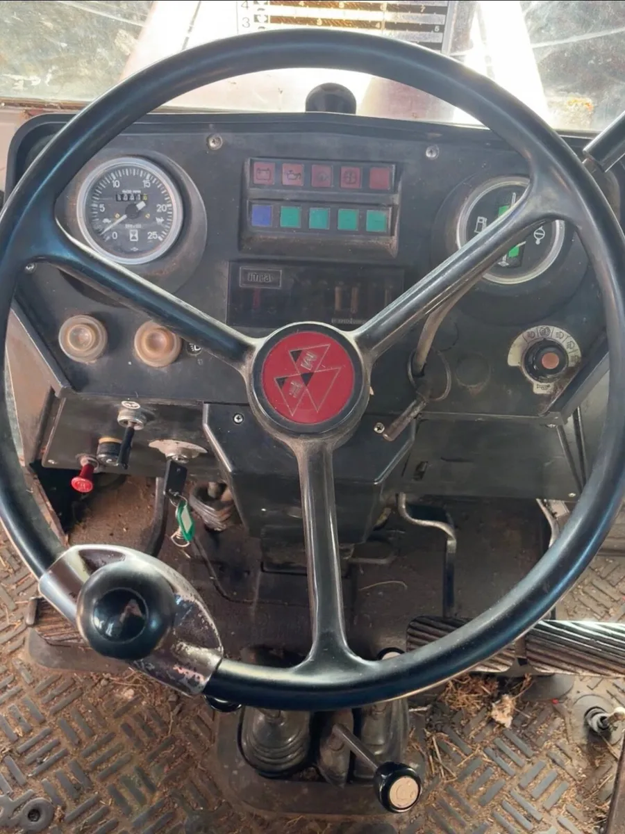 Massey Ferguson 690 - Image 4