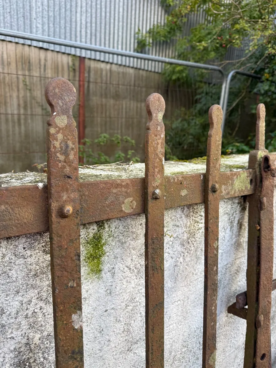 Estate Gates for repairs. - Image 2