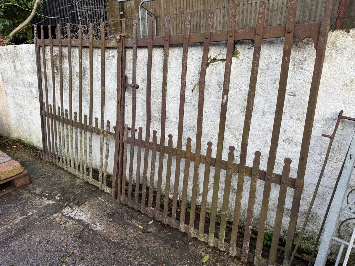 Estate Gates for repairs. - Image 1