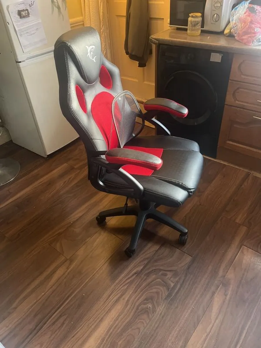 Used but in good condition Gaming Chair - Image 2