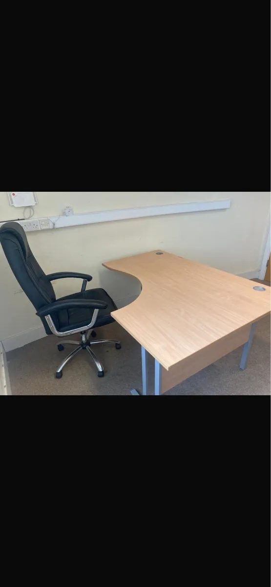 Large L-Shaped Office Desk & Executive Chair - Image 1