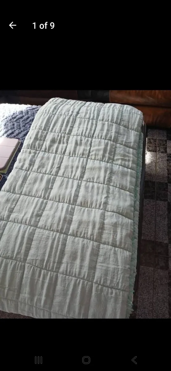 Laura Ashley quilted throw - Image 1