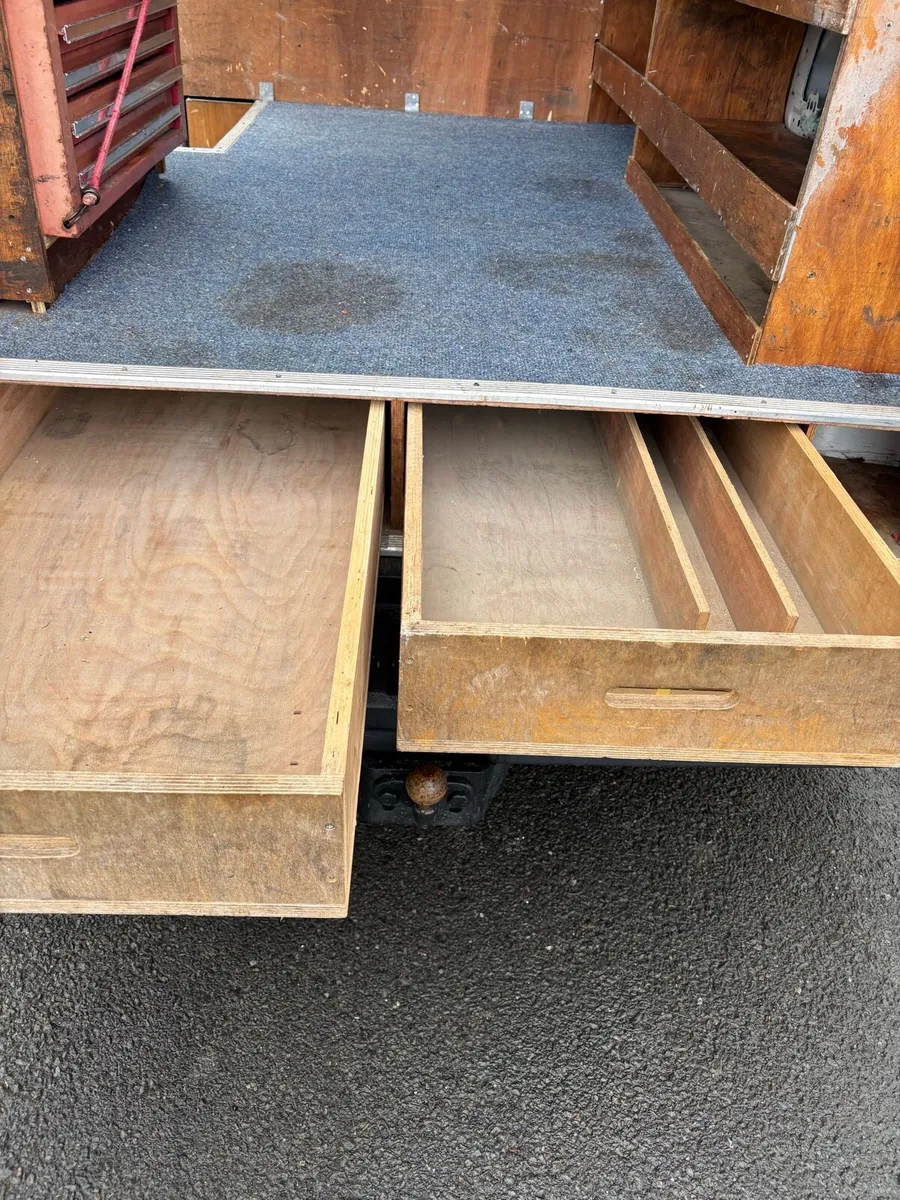 Van - Image 4