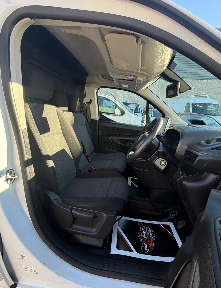 232 Citroen Berlingo LWB High Spec - Image 4