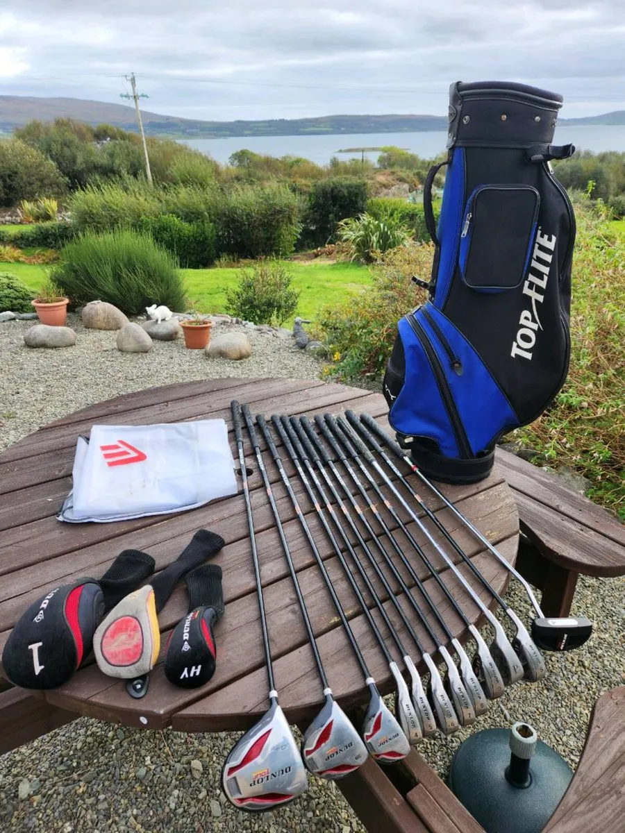 Dunlop Tour left hand set. 12 clubs, bag & balls - Image 1