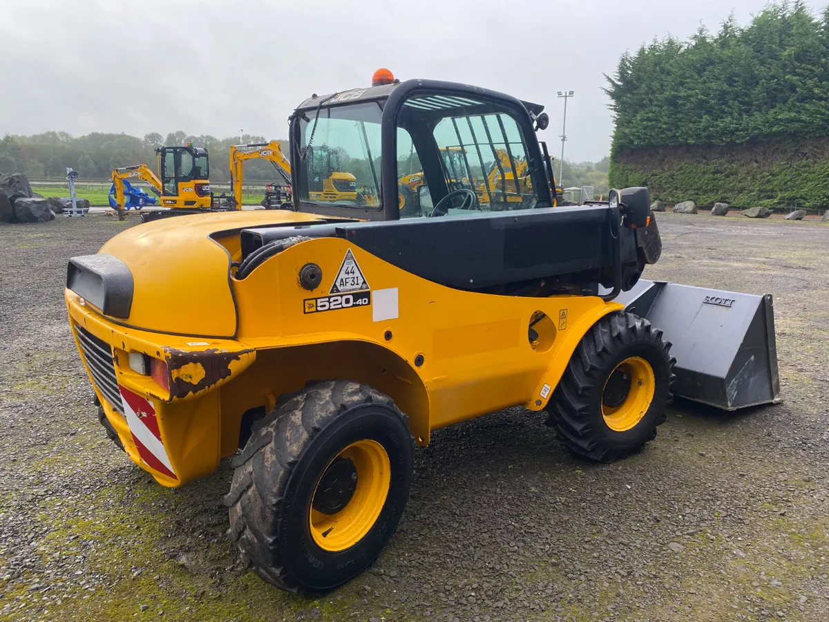 JCB 520-40 COMPACT TELEHANDLER YEAR 2012 - Image 4