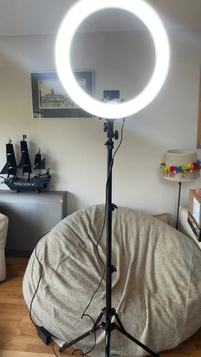 18” LED Ring Light Kit - Dimmable, Stand & Case - Image 1