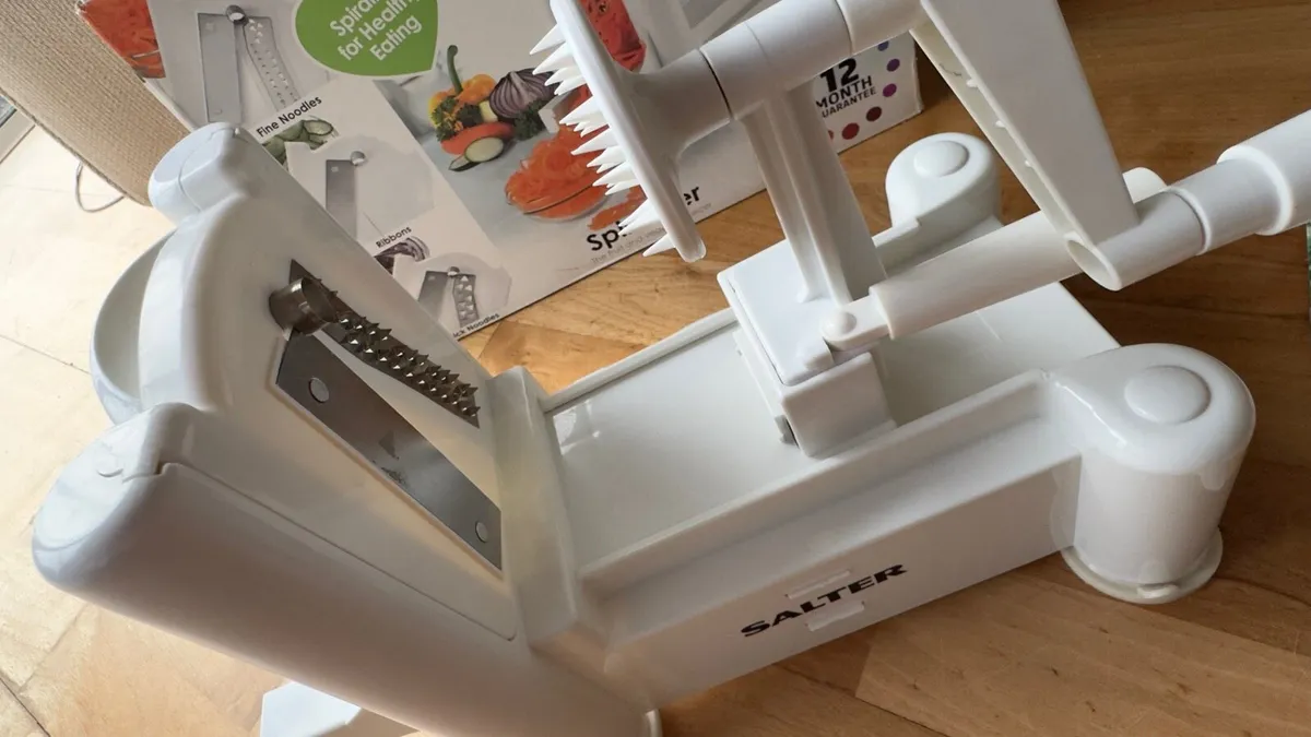 Salter Vegetable Spiralizer – Excellent Condition - Image 2