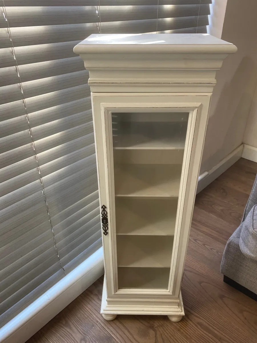 Cabinet - Image 1