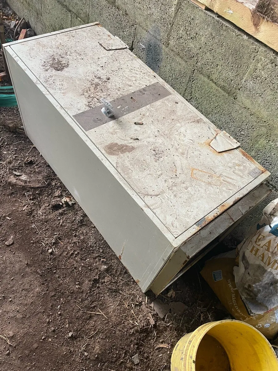 Safe cabinet - Image 1