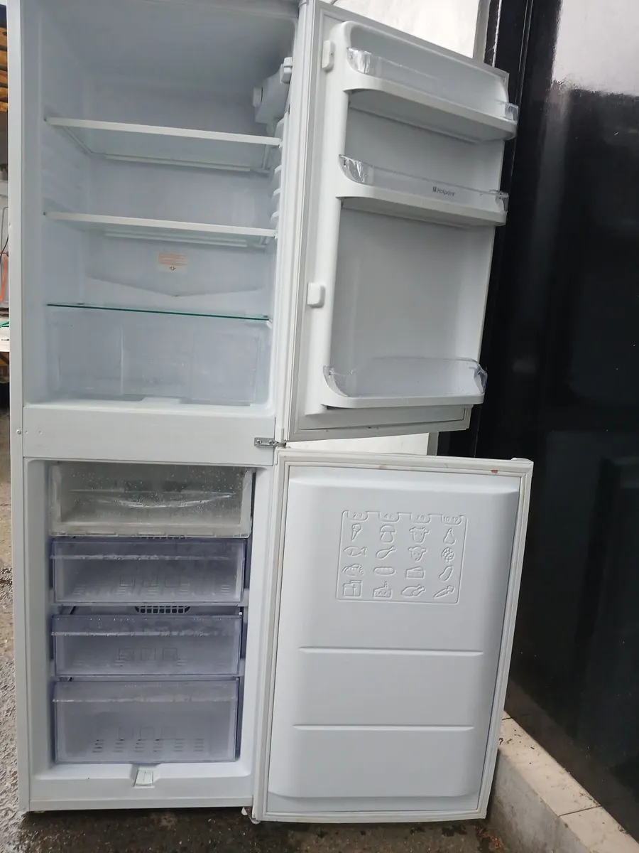A FRIDGE AND FREEZER - Image 3