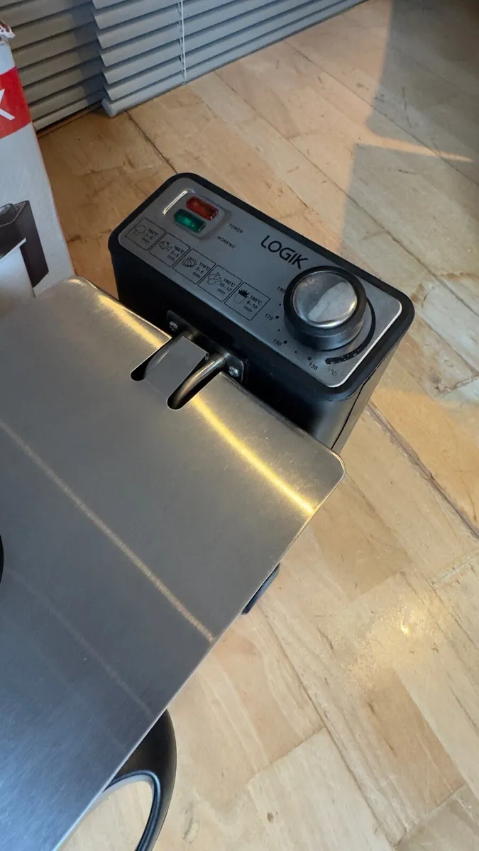 Logik 3L Stainless Steel Deep Fat Fryer – 2000W - Image 3