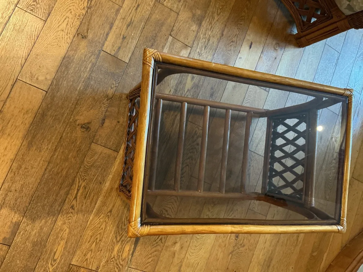 3piece wicker couch with matching coffee table - Image 2