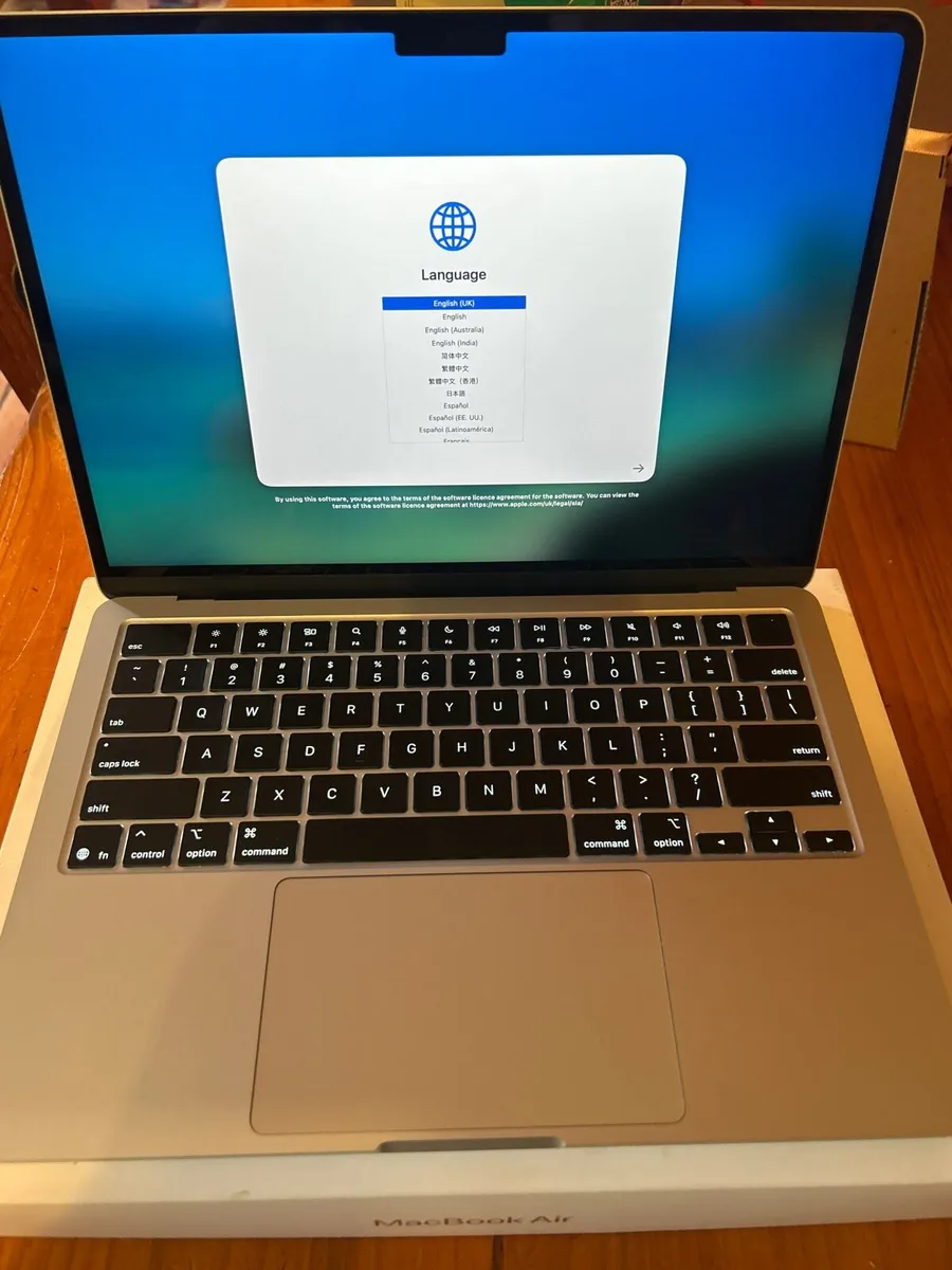 MacBook Air m4 13.6 - Image 1