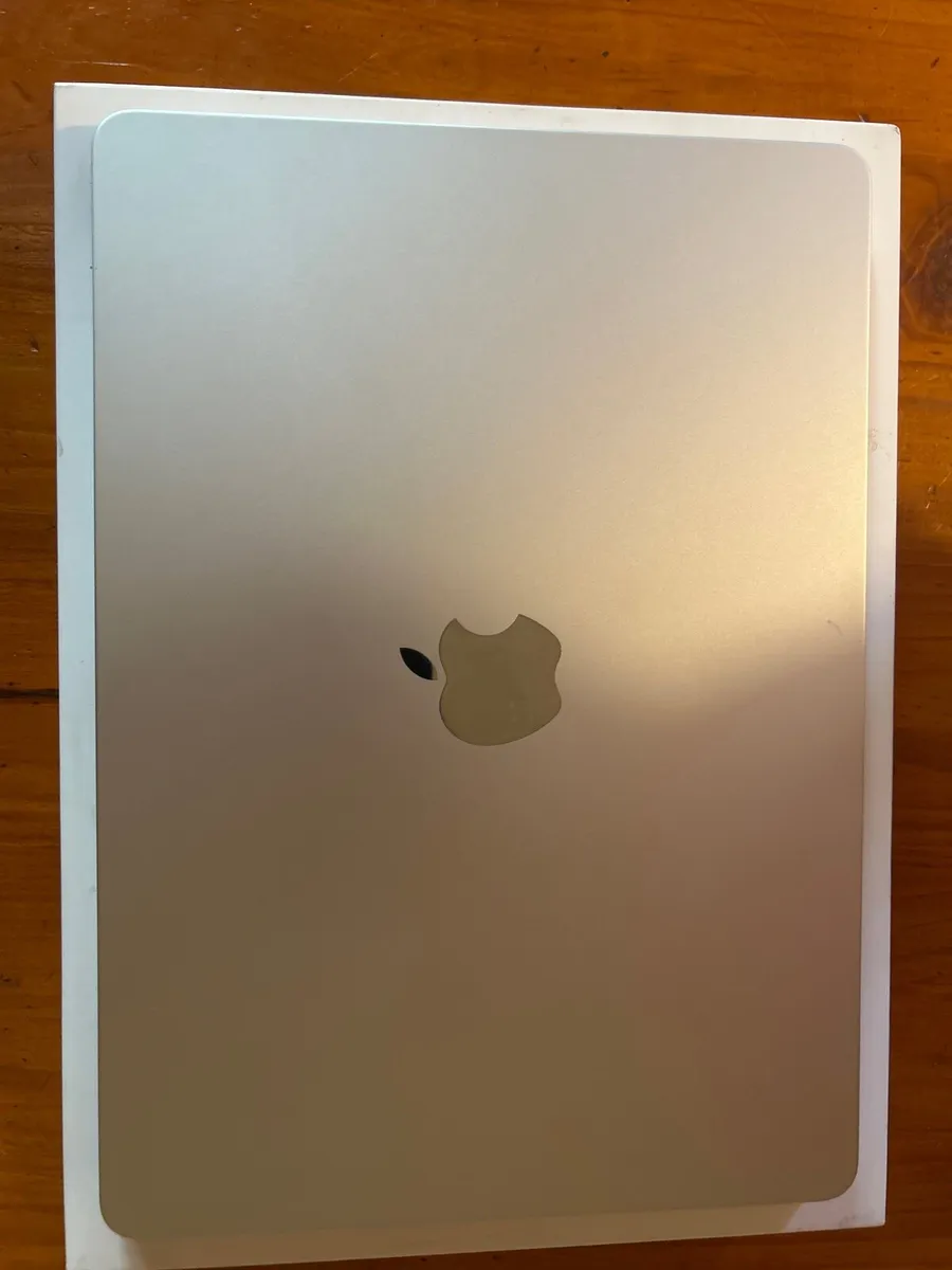 MacBook Air m4 13.6 - Image 2