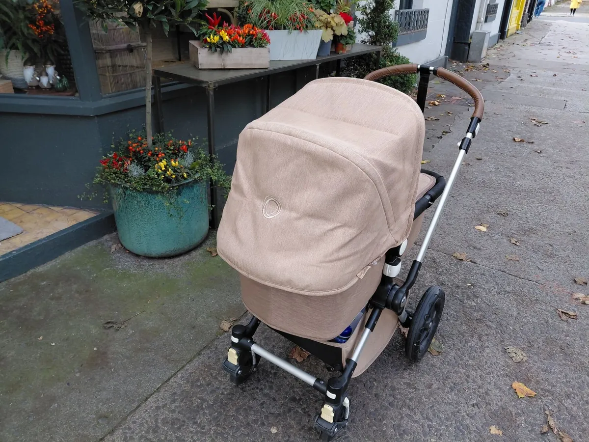 Bugaboo Cameleon 3 and car seat plus base - Image 3
