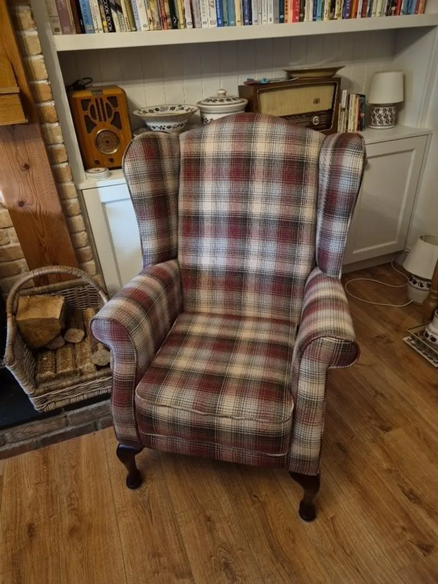 wing back chair - Image 1
