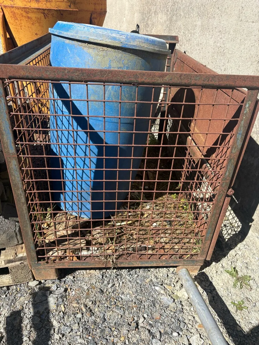 Steel storage cage with access - Image 1