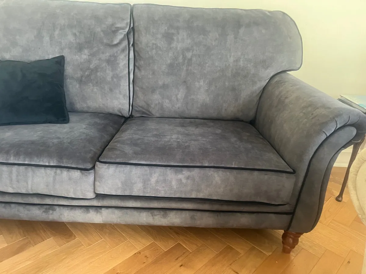 Couch - Image 1