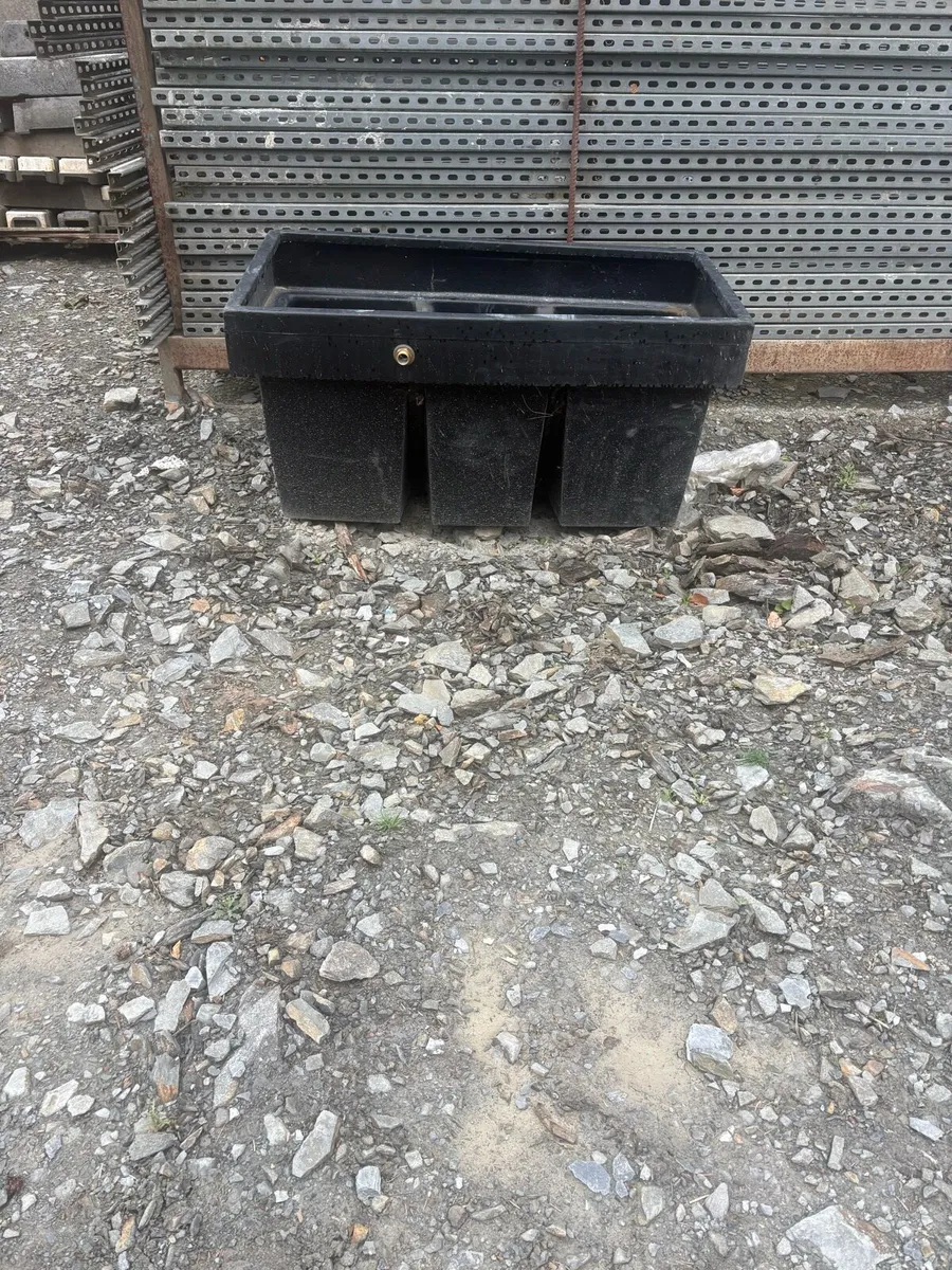 Water storage tanks - Image 1