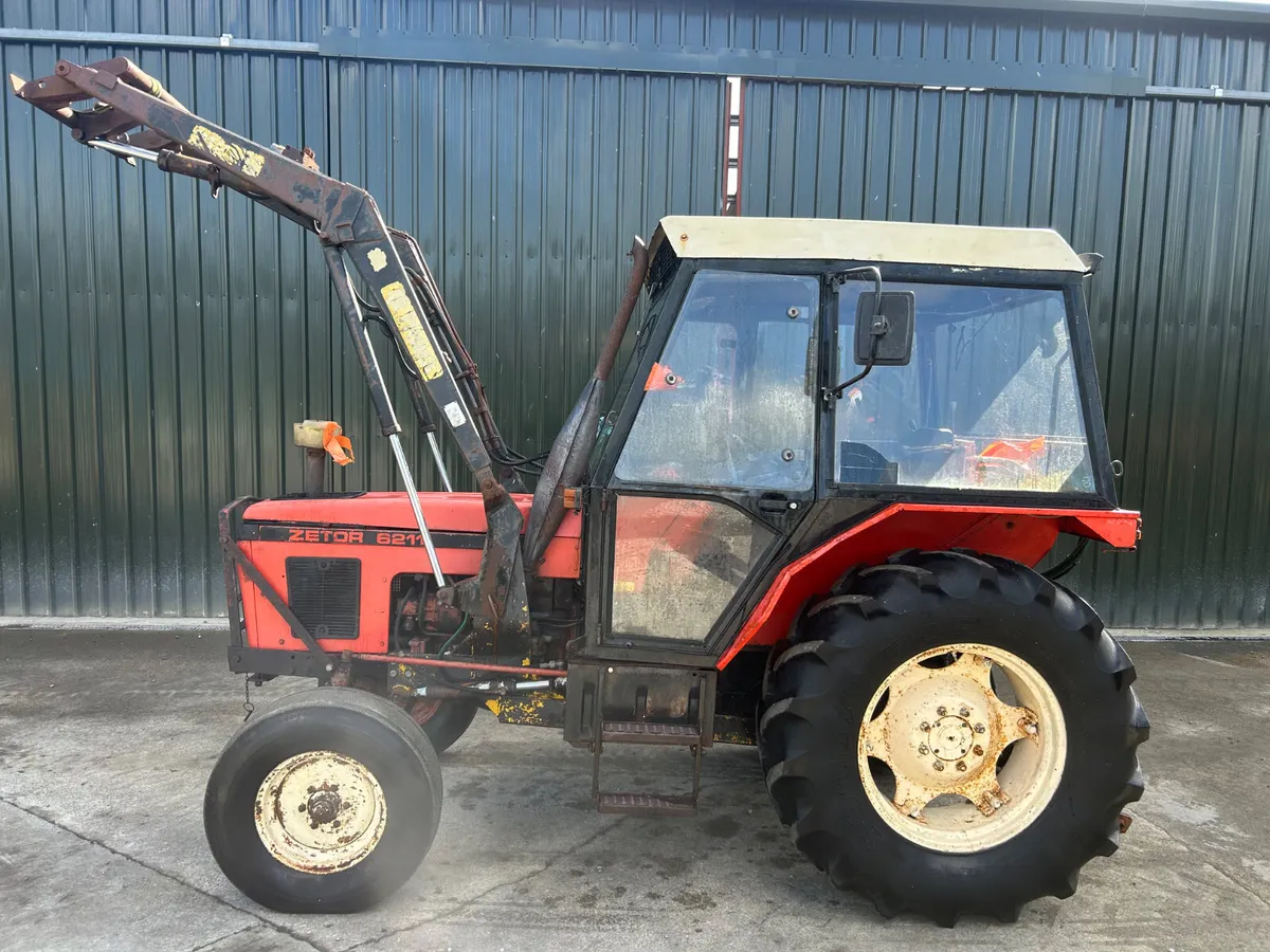 1989 Zetor 6211 with Loader - Image 2