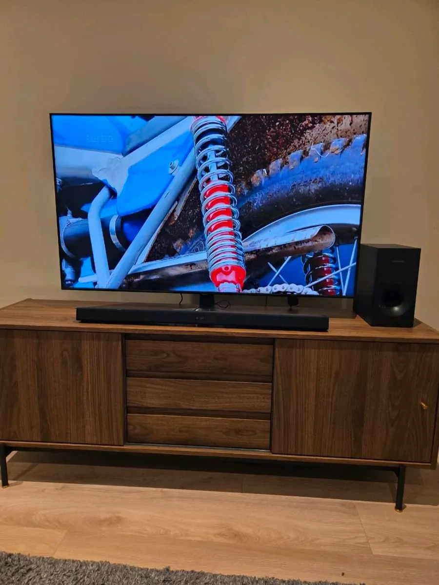 55inch Samsung TV with Sound Bar - Image 1