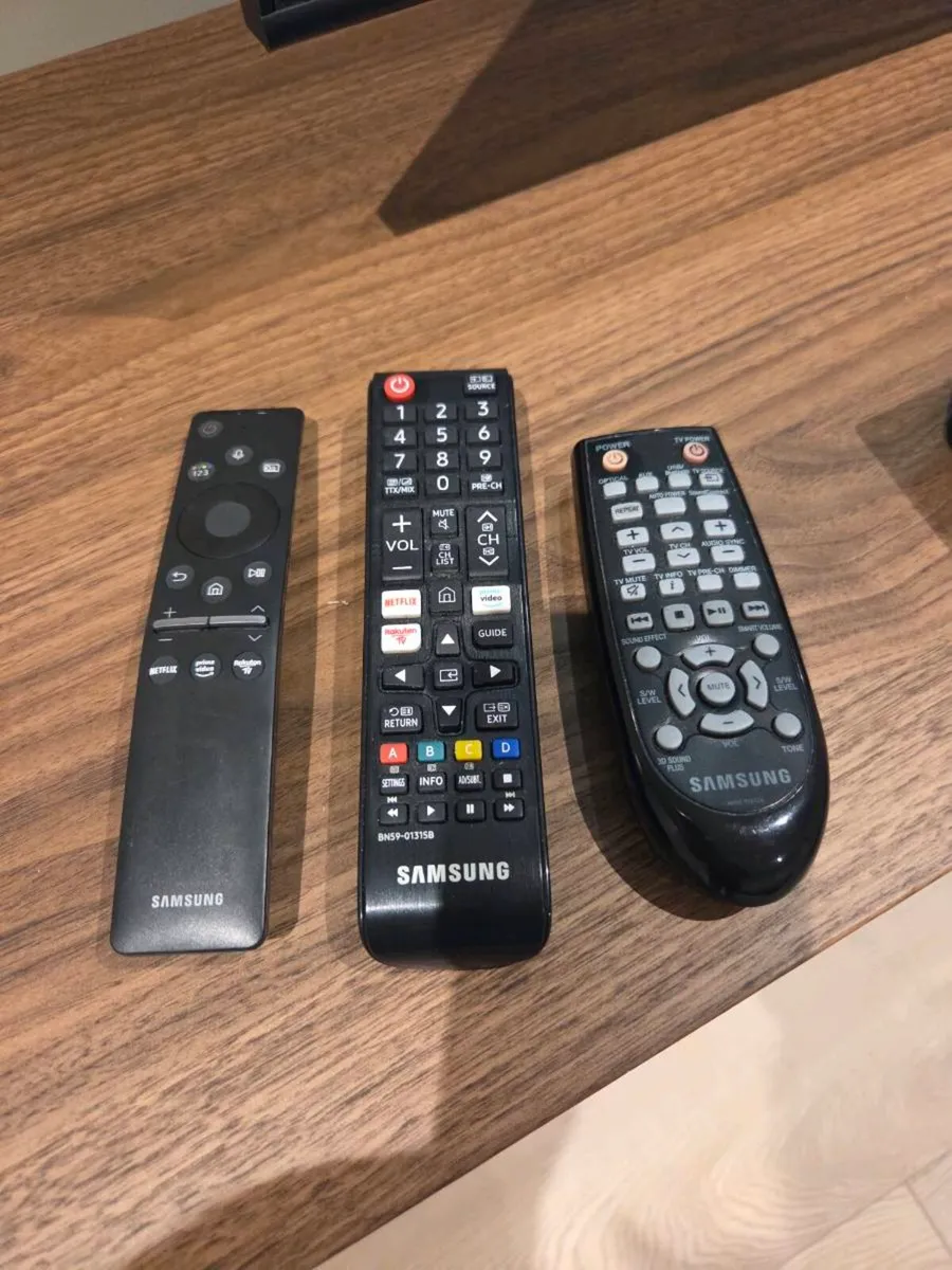 55inch Samsung TV with Sound Bar - Image 3