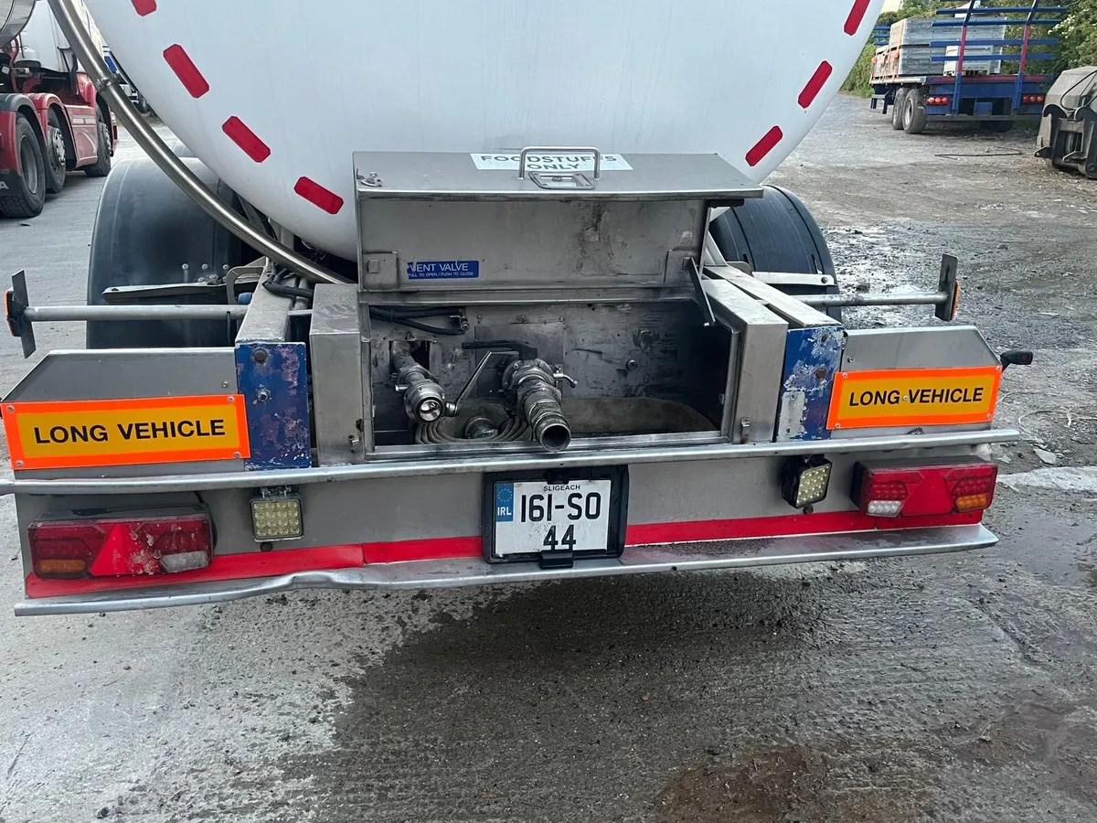 Milk/water tanker for sale - Image 3
