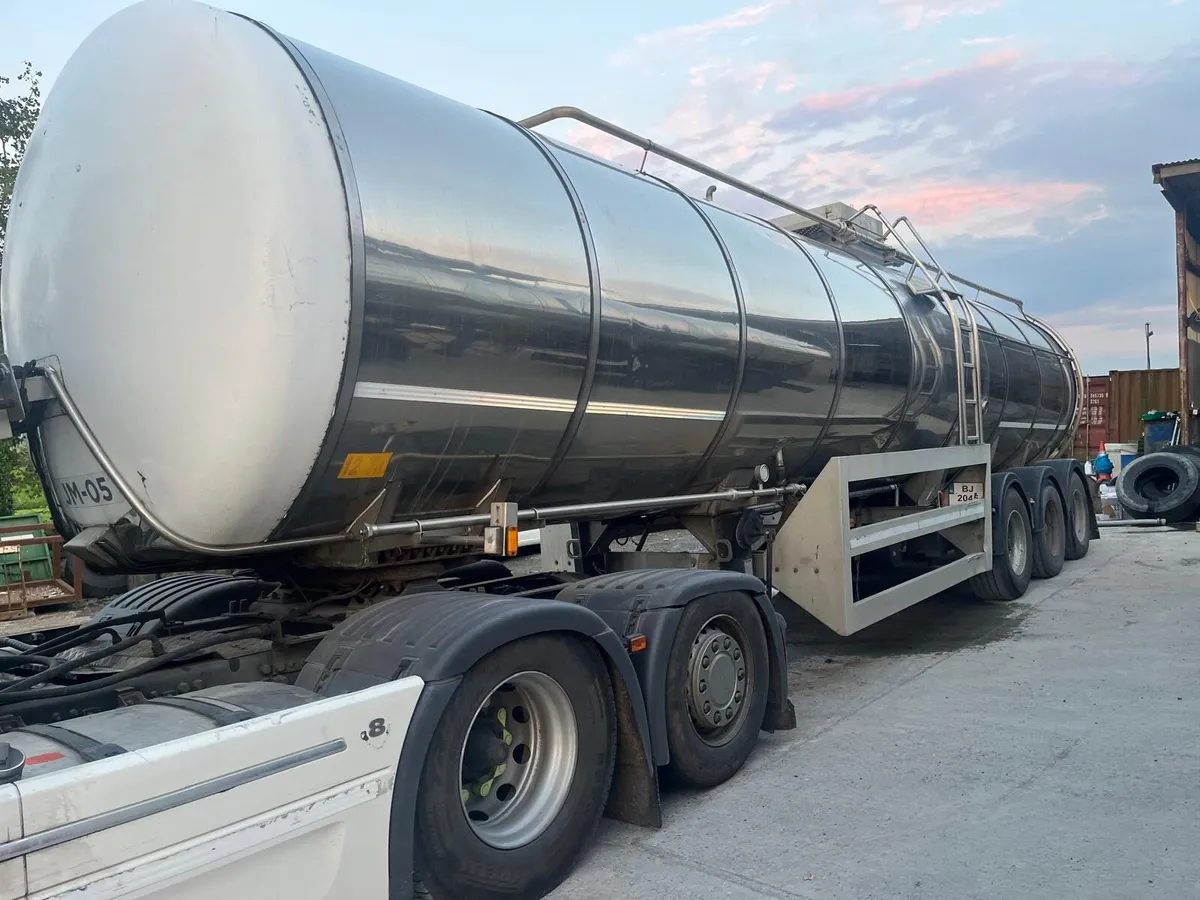Milk/water tanker for sale - Image 4
