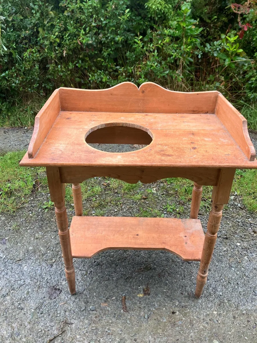 Antique pine wash stand - Image 1