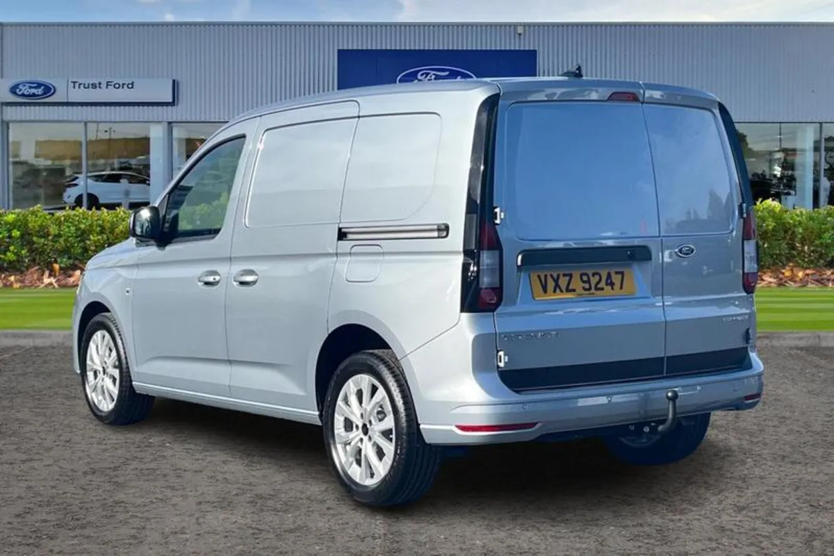 Ford Transit Connect 220 Limited L1 SWB 2.0 EcoBlu - Image 2