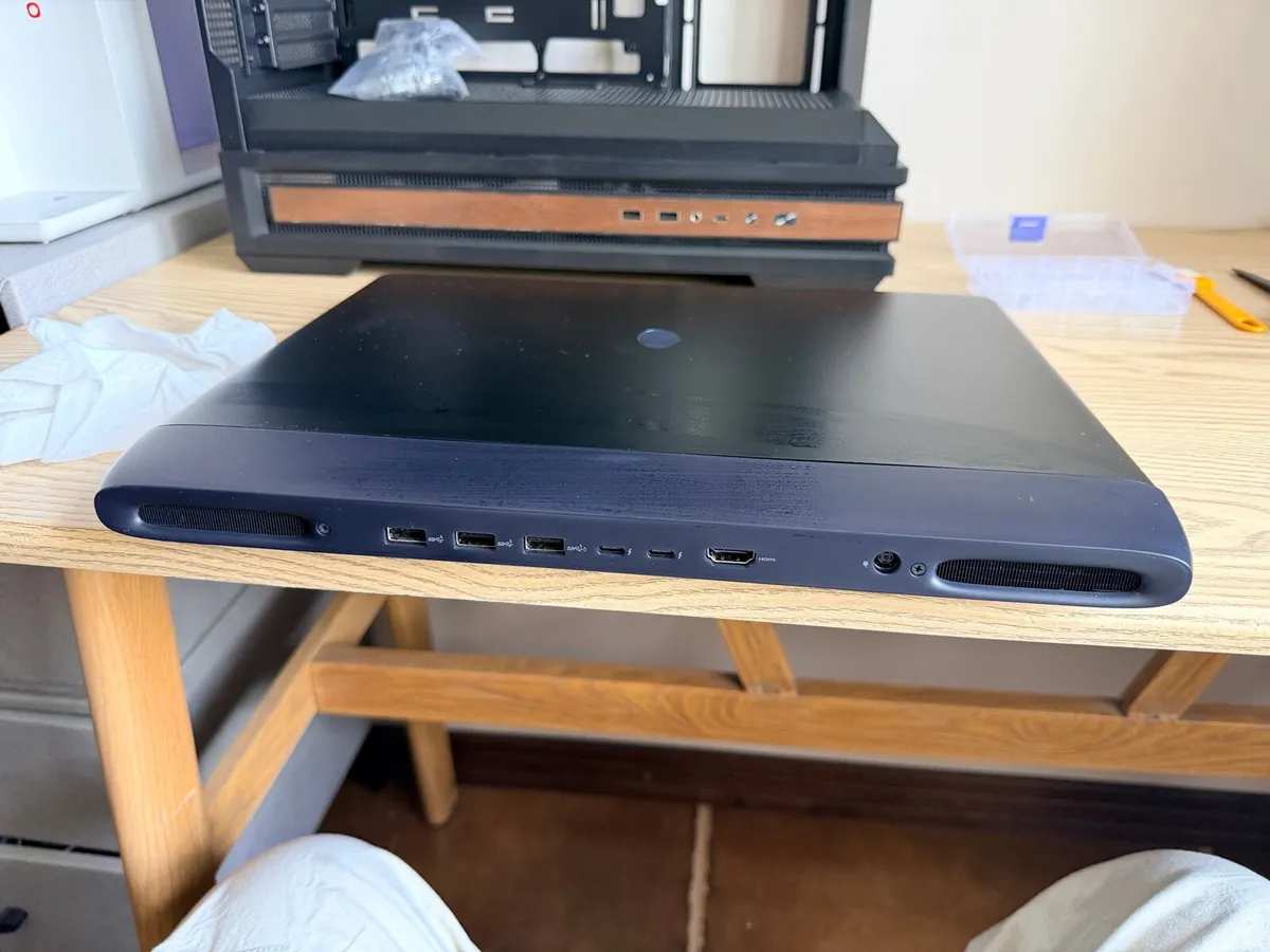 Alienware Area-51 16 5080 (2026) - Image 4