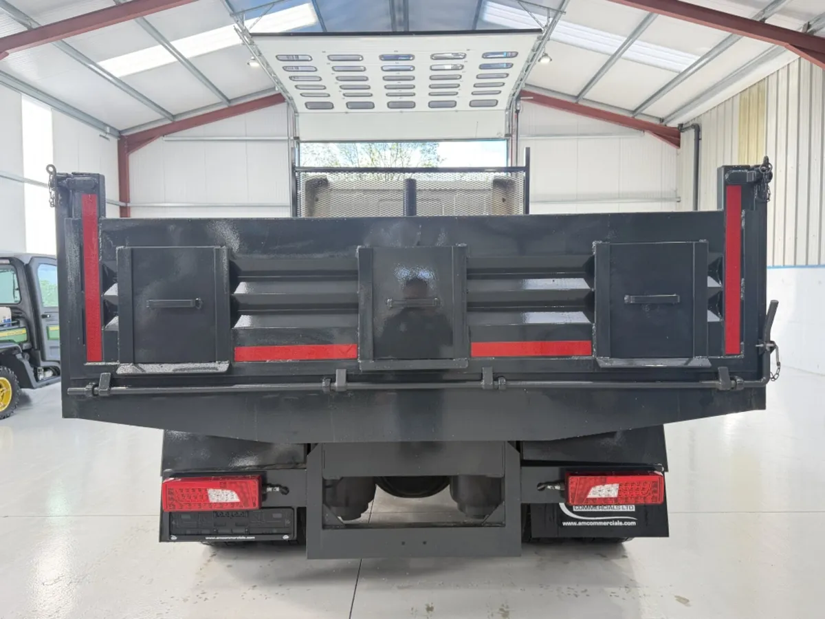 2017 SCANIA P250 18T TIPPER - Image 4