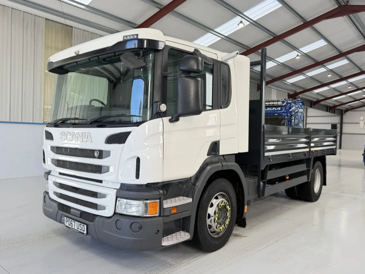 2017 SCANIA P250 18T TIPPER - Image 2