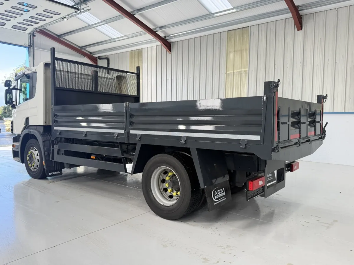 2017 SCANIA P250 18T TIPPER - Image 3