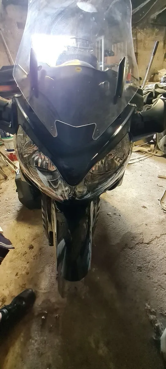 Kawasaki GTR 1400. Year 2009 - Image 2