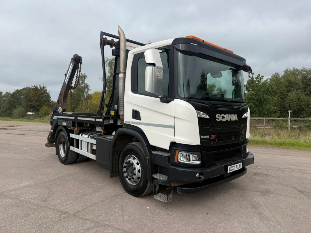 2021 SCANIA P280 XT SKIP LOADER - Image 1