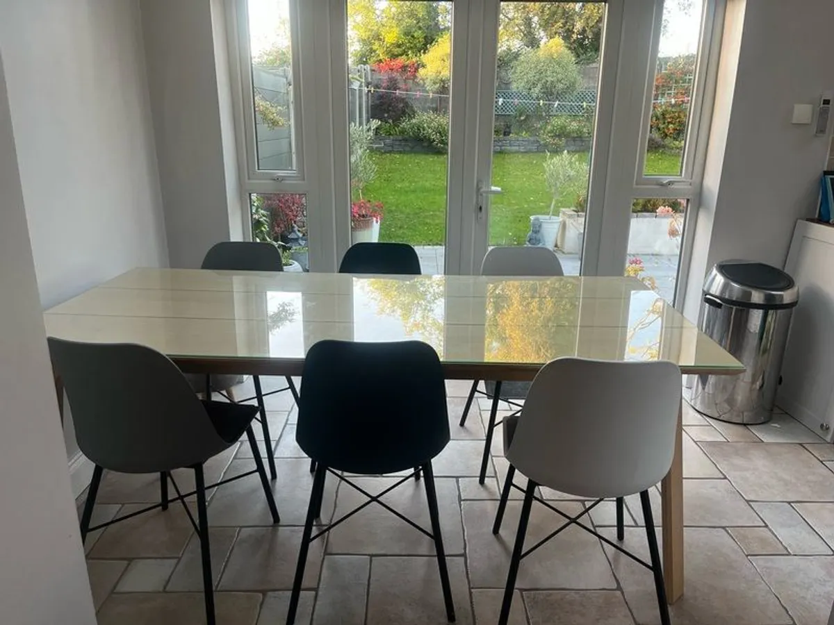 Dining table & six chairs - Image 1