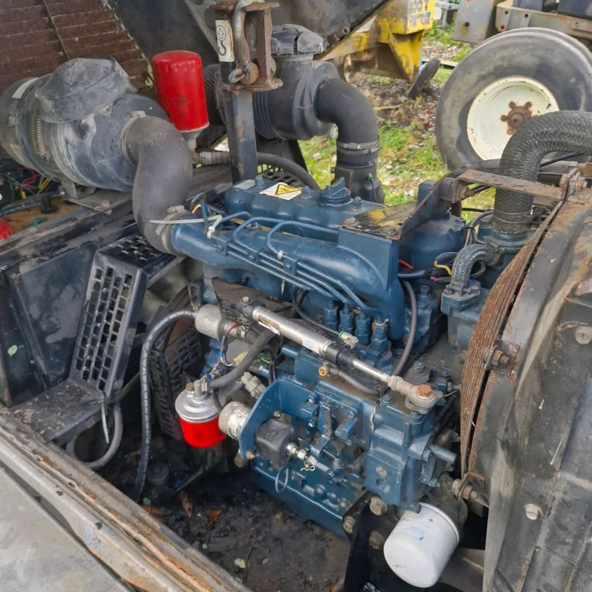 Kubota 4 cylinder engine - Image 3