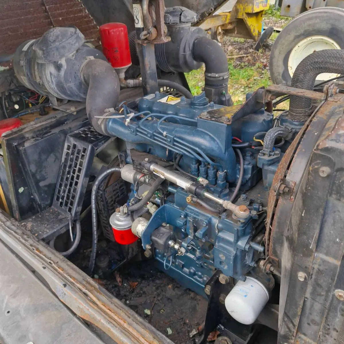 Kubota 4 cylinder engine - Image 2