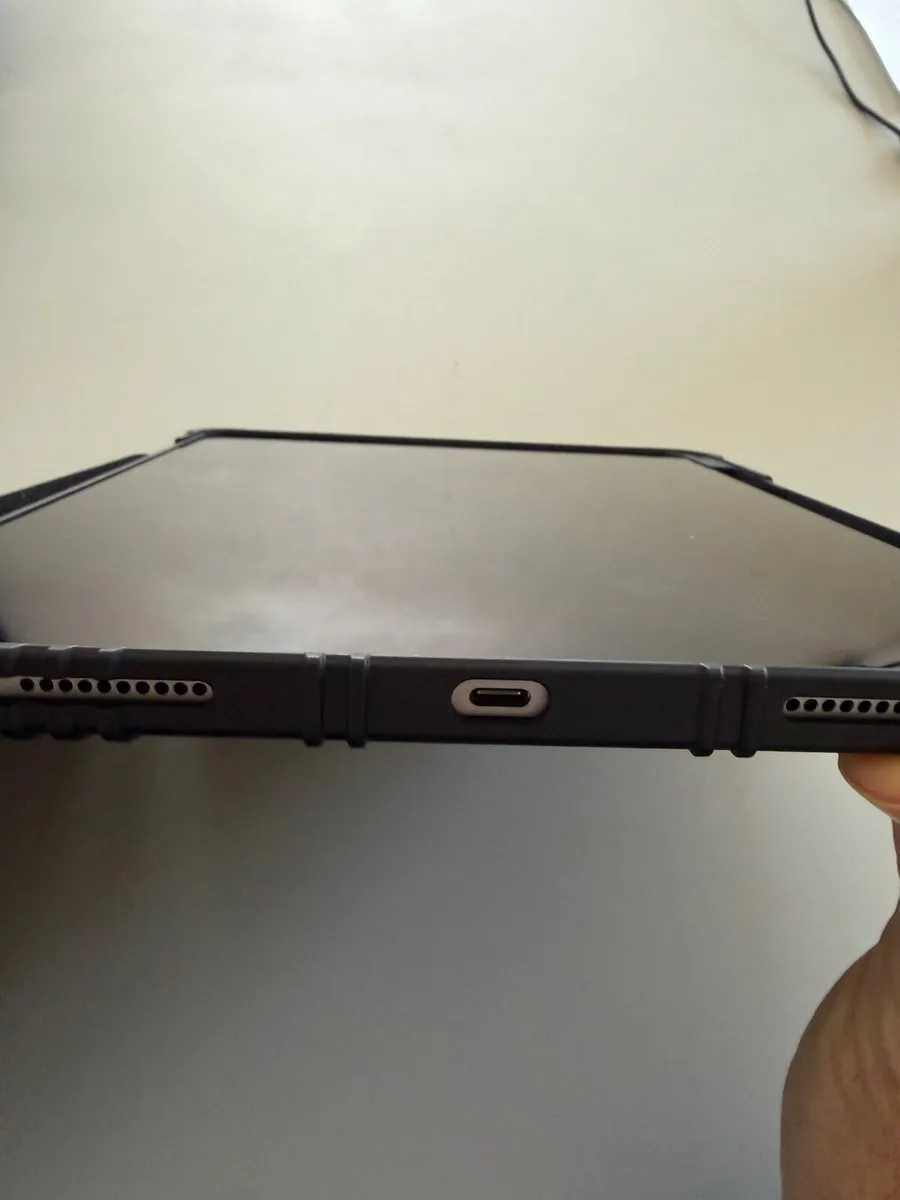 iPad Pro 12.9 256gb 6th generation - Image 2