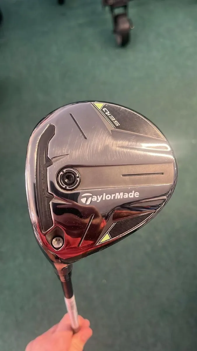 AS NEW Taylormade Qi35 LEFT HAND 3 wood Reg €225 - Image 1