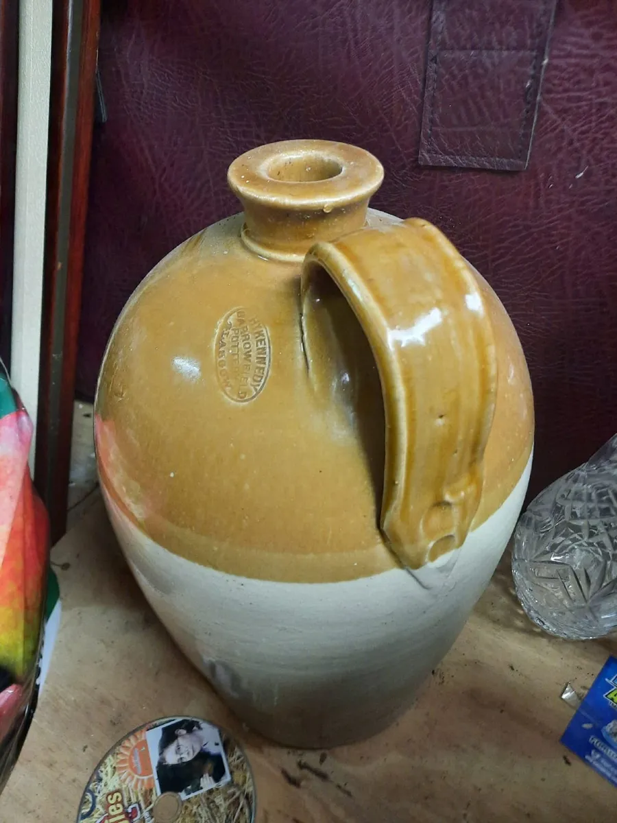 Antique stoneware croc - Image 4